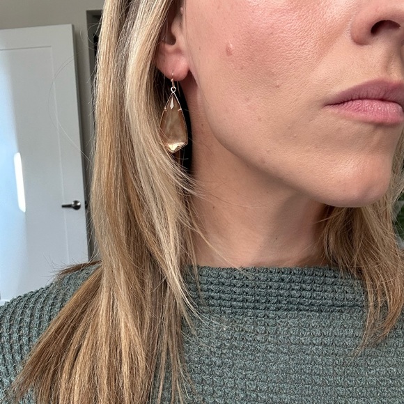 SOLD - Kendra Scott earrings - rose gold - new - Picture 6 of 8